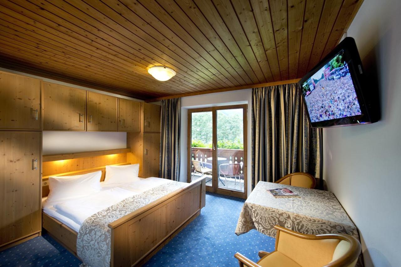 Hotel Wiesenegg Aurach bei Kitzbuehel Pokoj fotografie